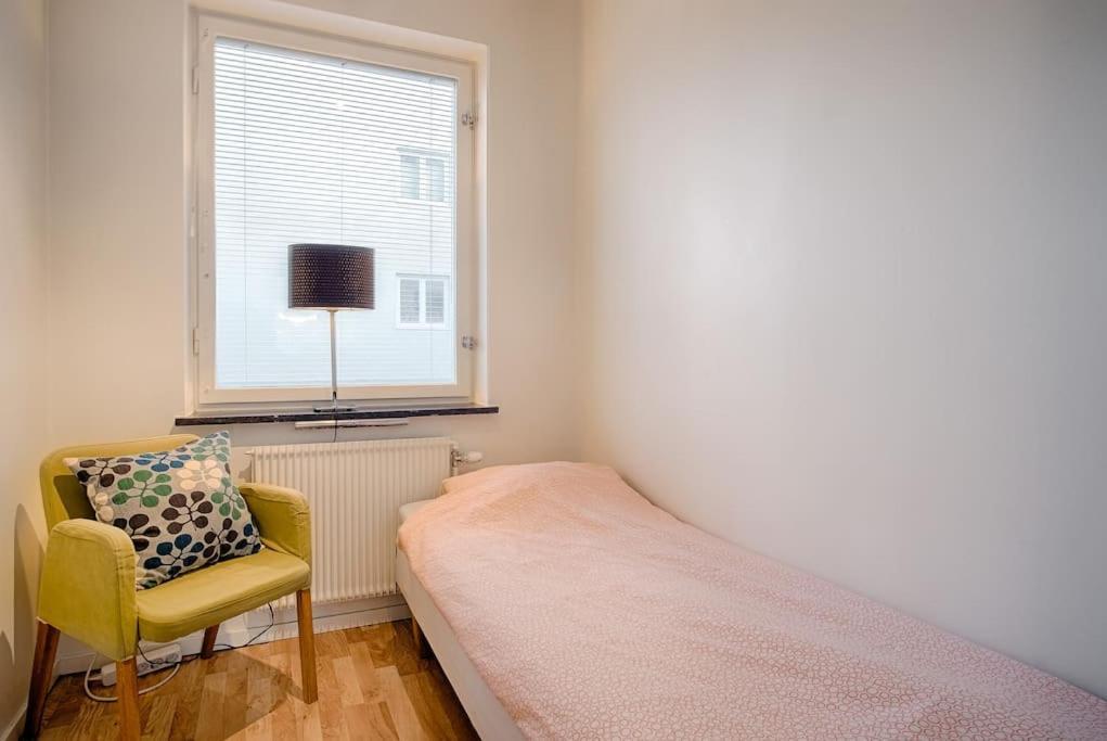 Stockholm Checkin Apartment Alvik Bagian luar foto