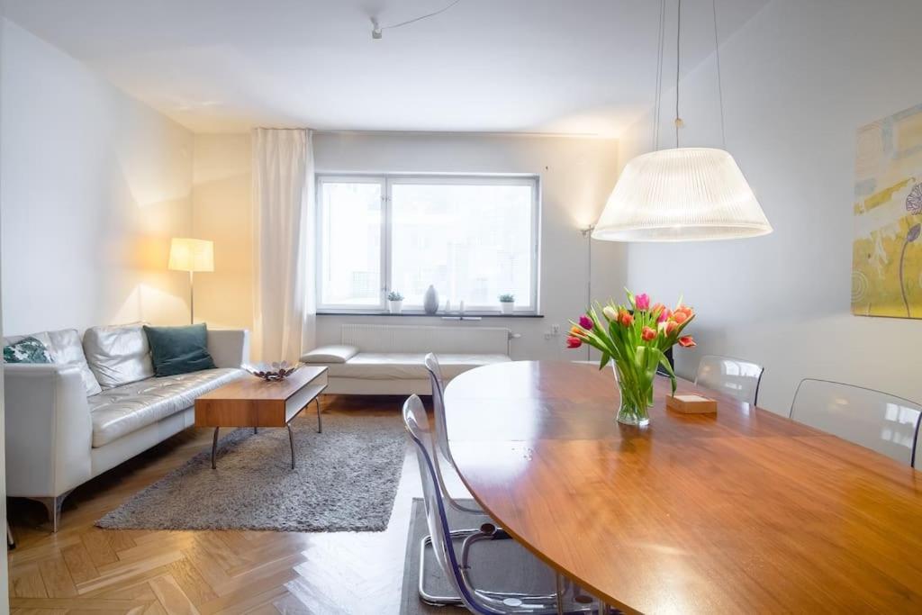 Stockholm Checkin Apartment Alvik Bagian luar foto