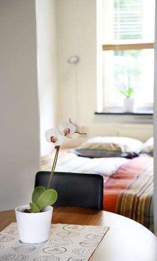 Stockholm Checkin Apartment Alvik Bagian luar foto