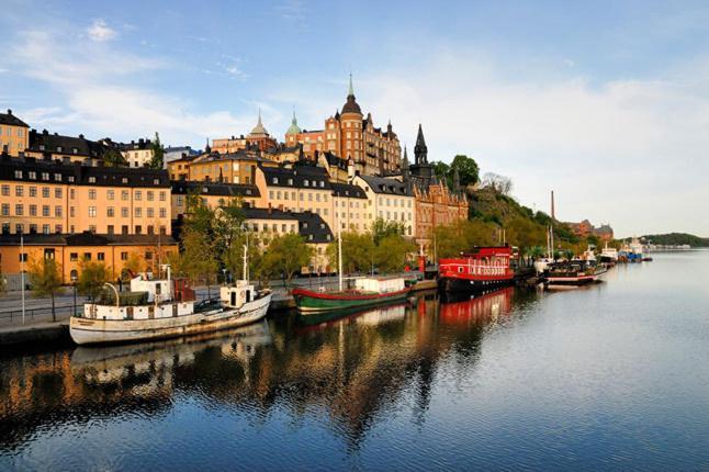 Stockholm Checkin Apartment Alvik Bagian luar foto